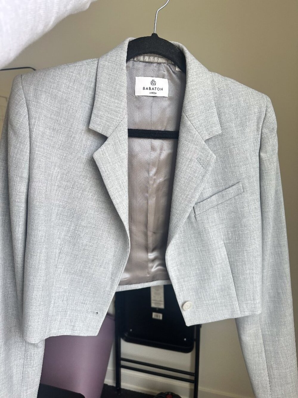 Aritzia Babaton Arbus Cropped Blazer in Heather Light Grey | Size: 4